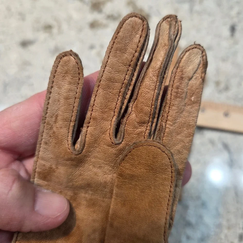 Vintage Kids Tan Leather Button Wrist Gloves Three Point Stitching 7 Inch